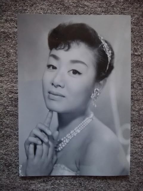 Amazon.co.jp: 美空ひばり ブロマイド 縦12 7cm 横8 8cm